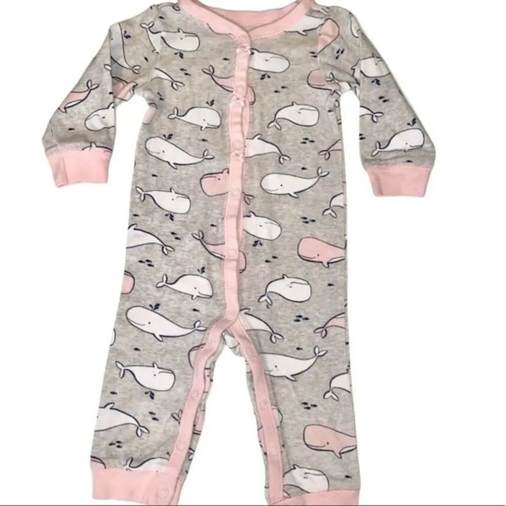🎀3/$23🎀 carter’s sweet whale onesie